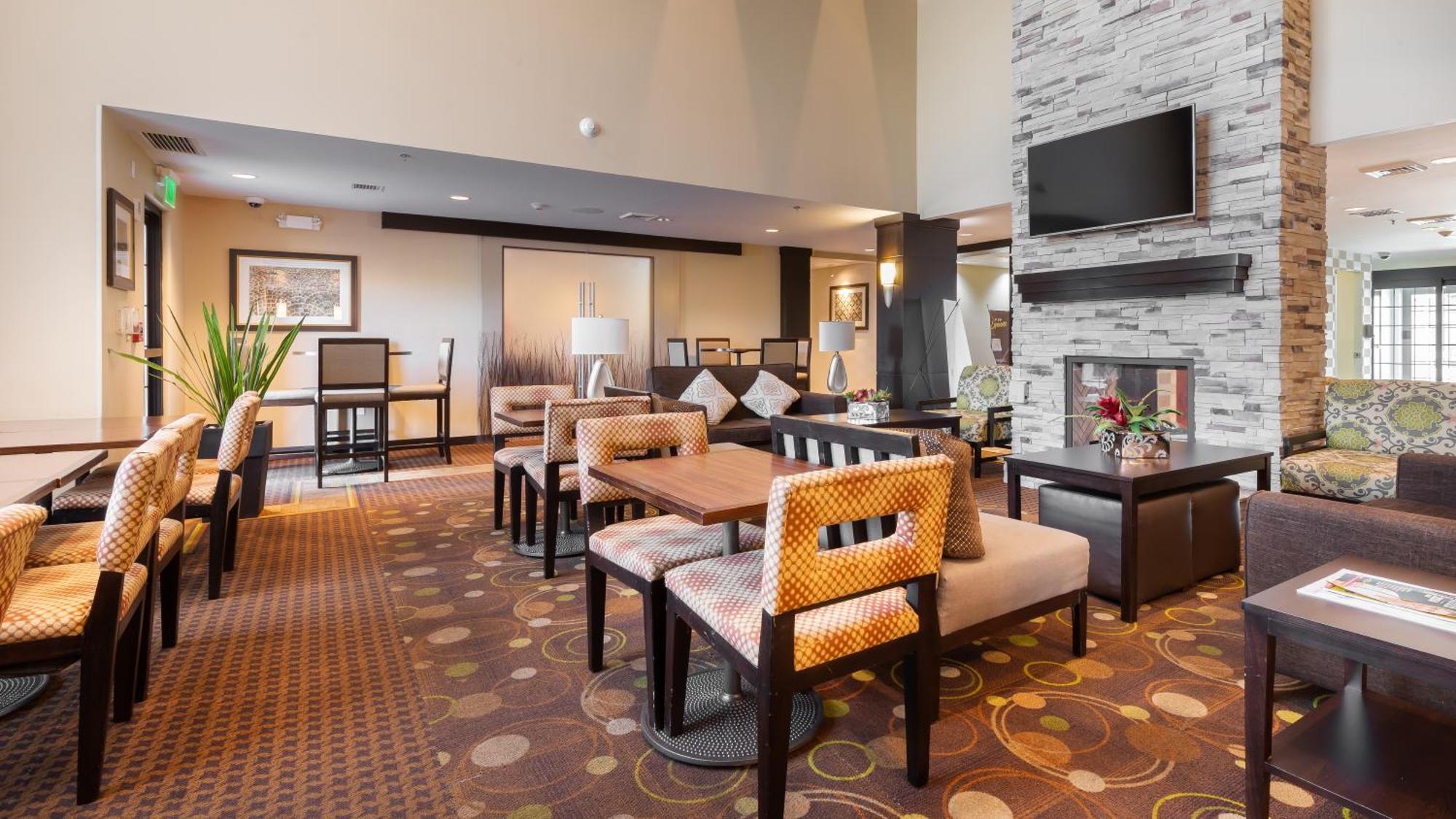 Staybridge Suites Chihuahua By Ihg Buitenkant foto