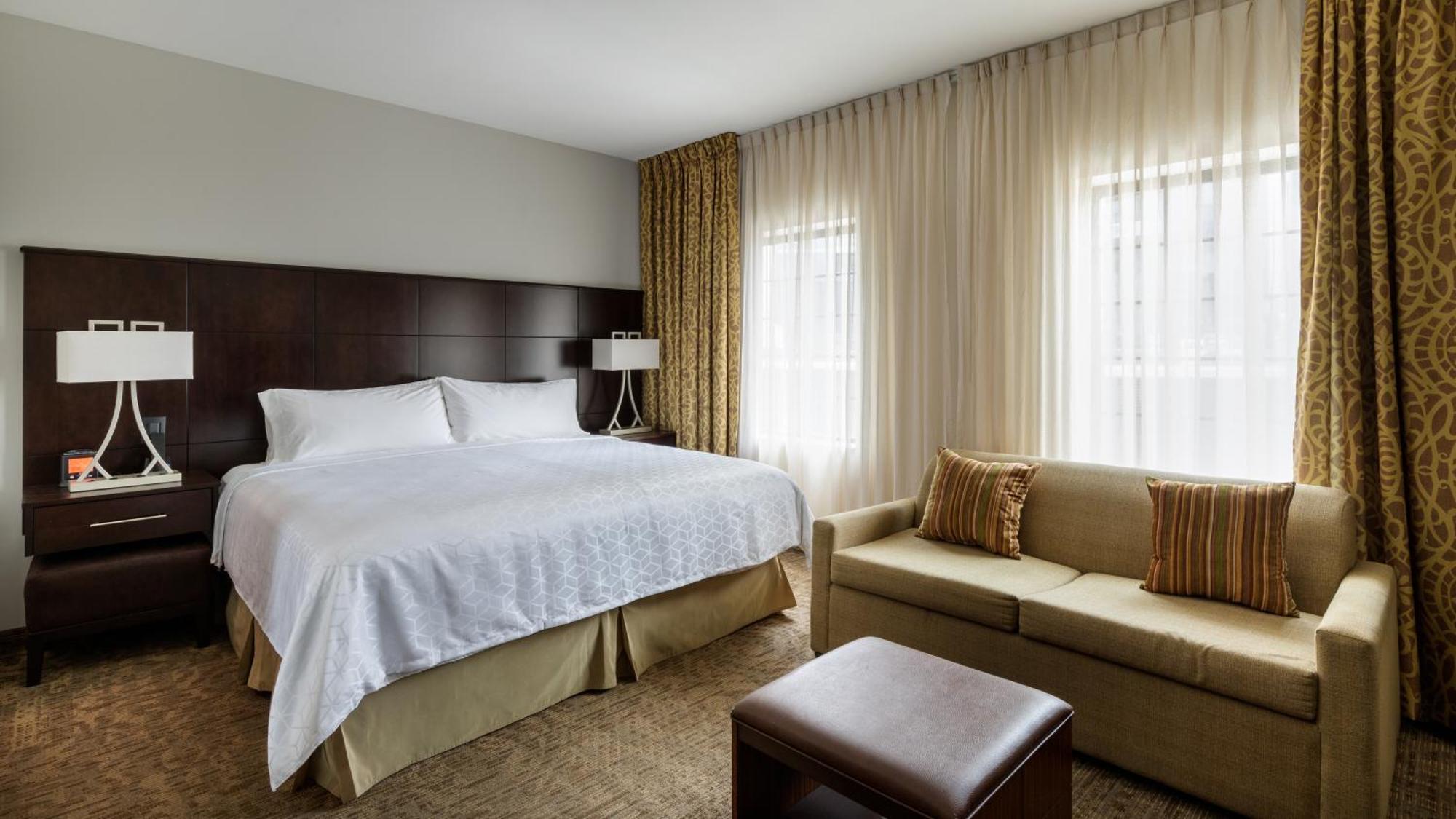 Staybridge Suites Chihuahua By Ihg Buitenkant foto