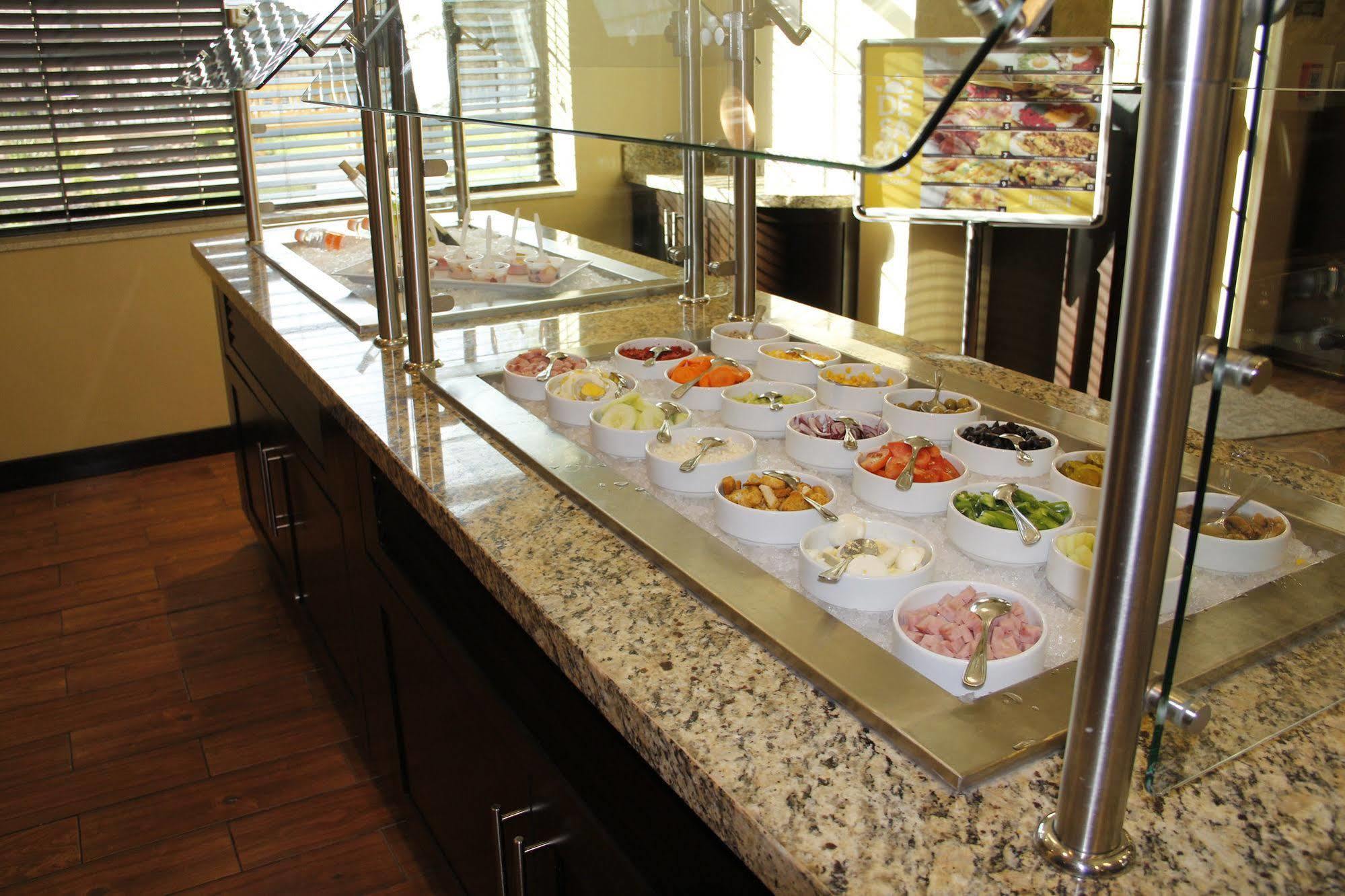 Staybridge Suites Chihuahua By Ihg Buitenkant foto